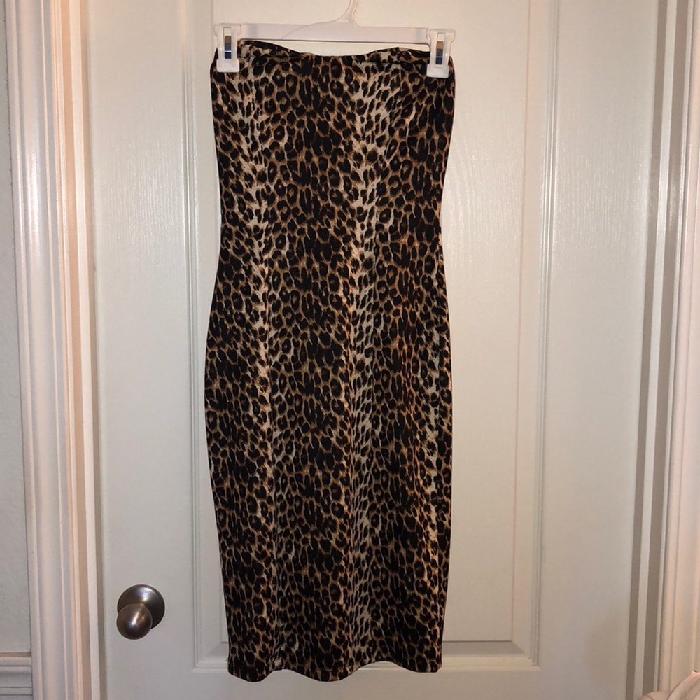 Leopard print strapless dress